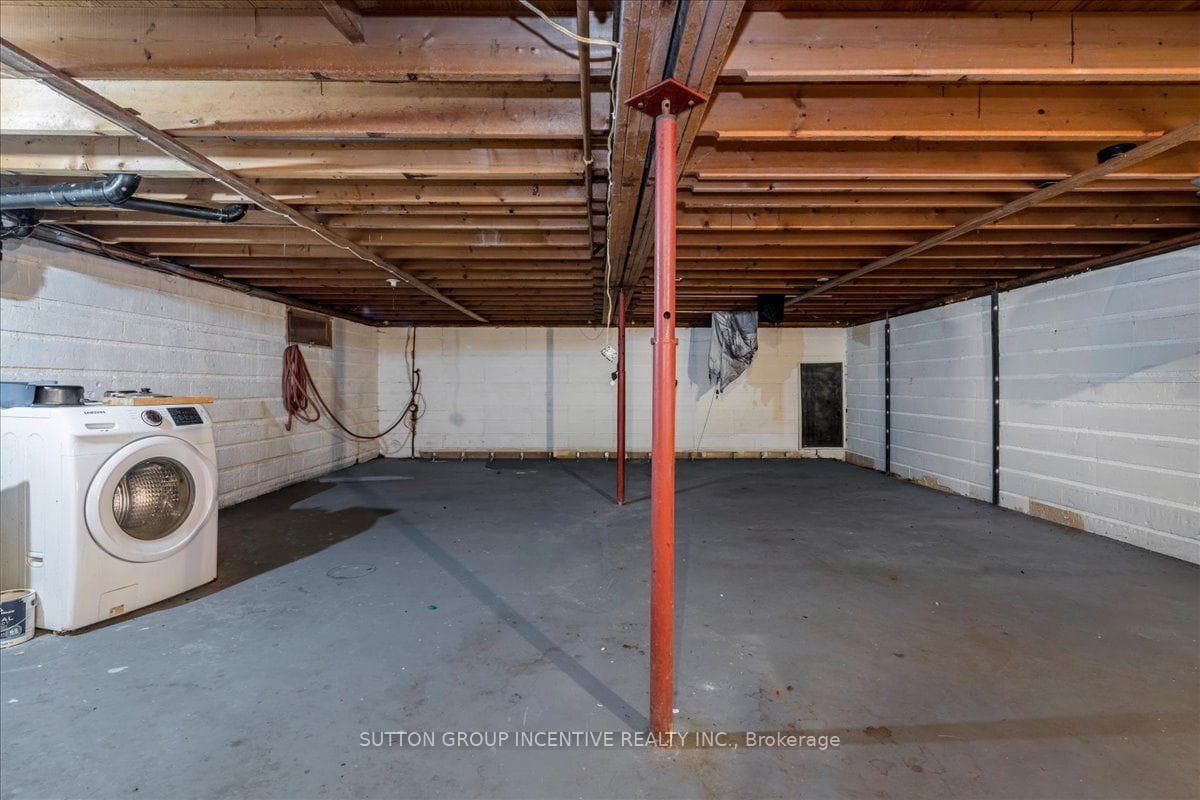 159 Toronto Street photo 16