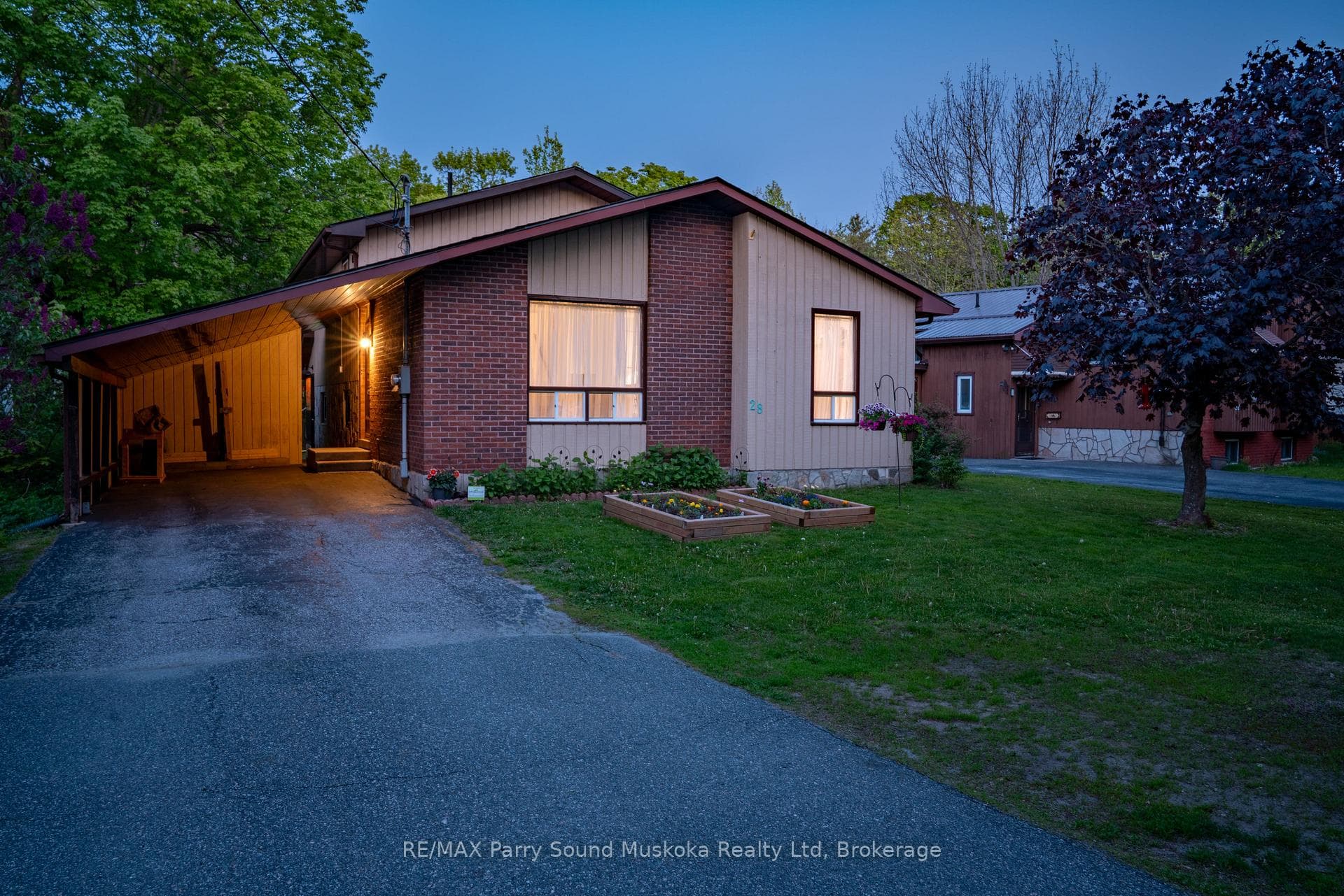 Custom built In Town Gem!