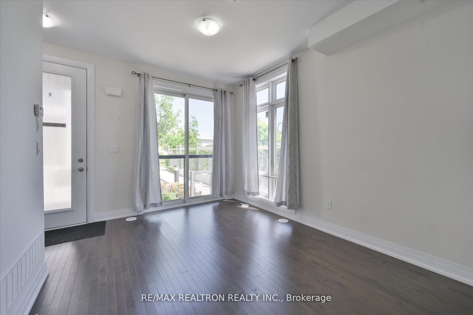 721 Lawrence Avenue Unit 73 photo 10