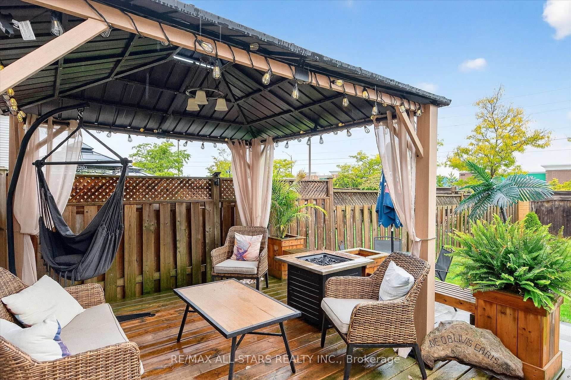 54 Ivory Court photo 1