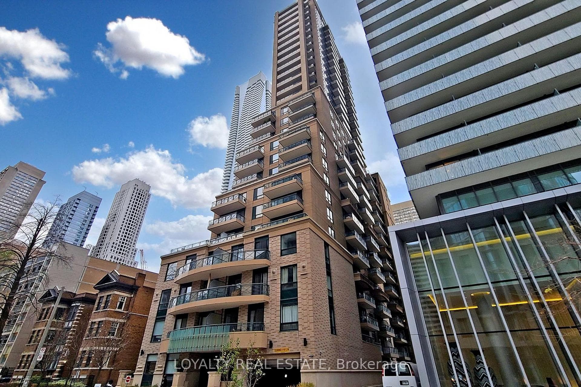 35 Hayden Street Unit 814 photo 1