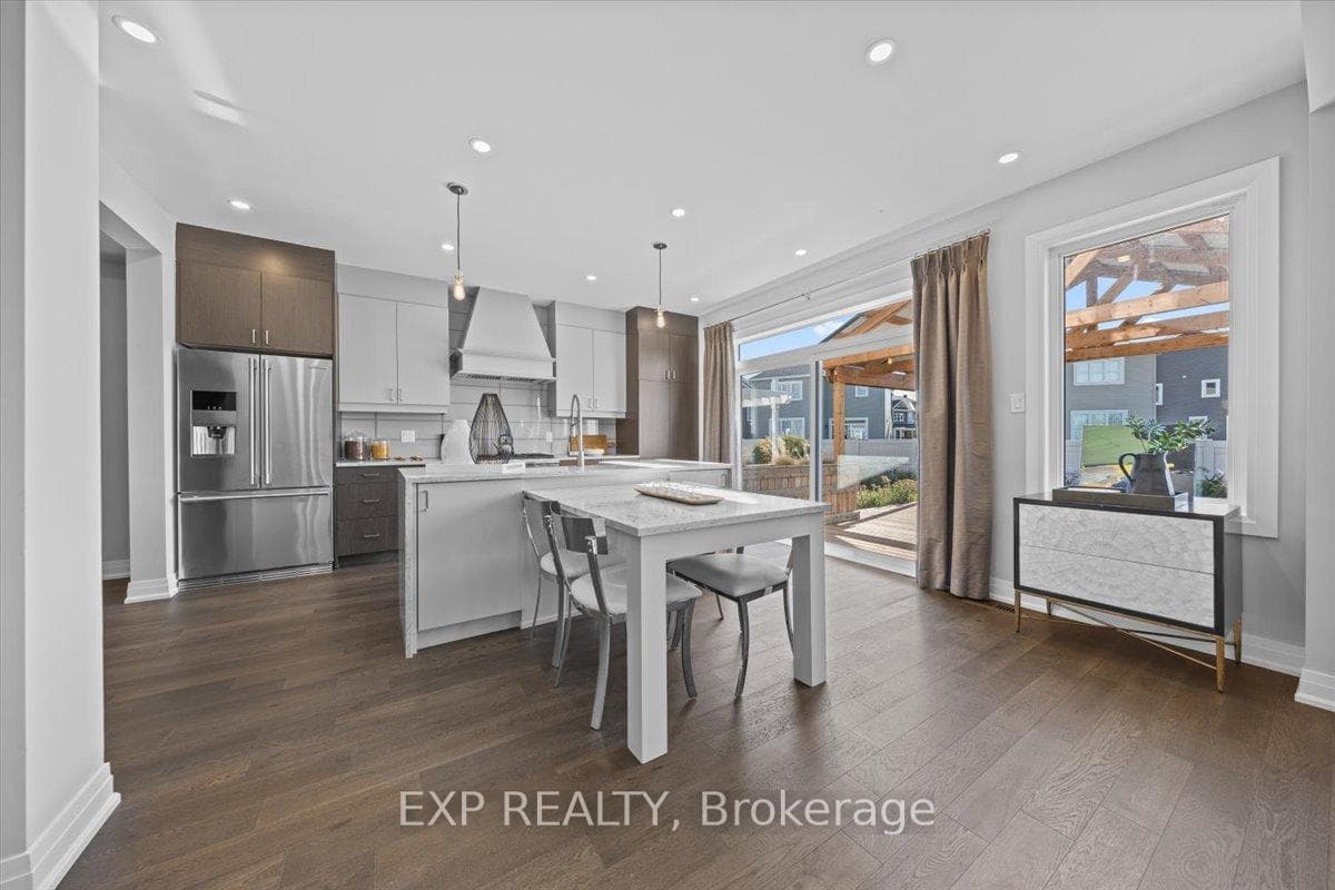 Images provided are to showcase builder finishes.
