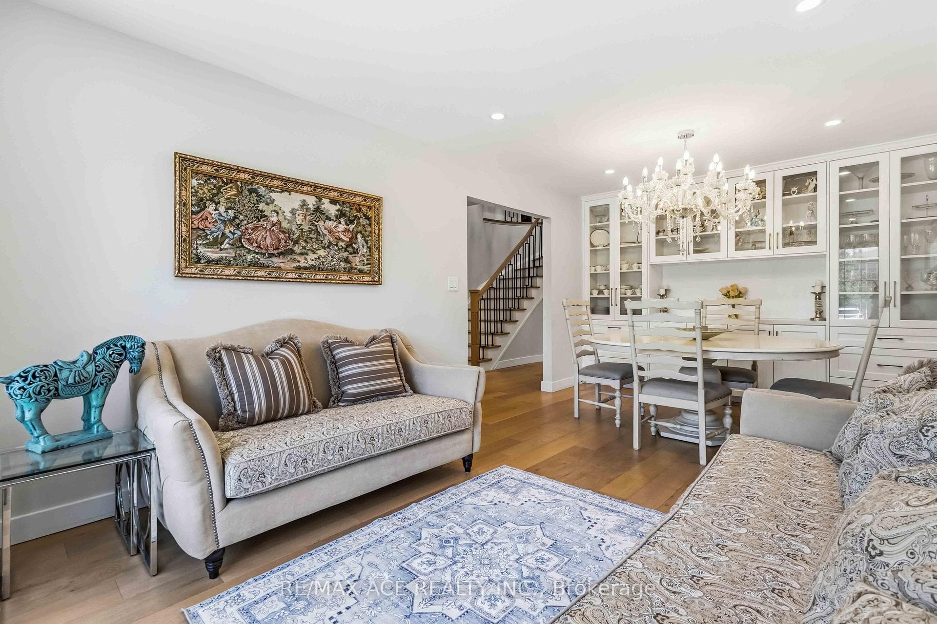 19 Barker Court photo 11