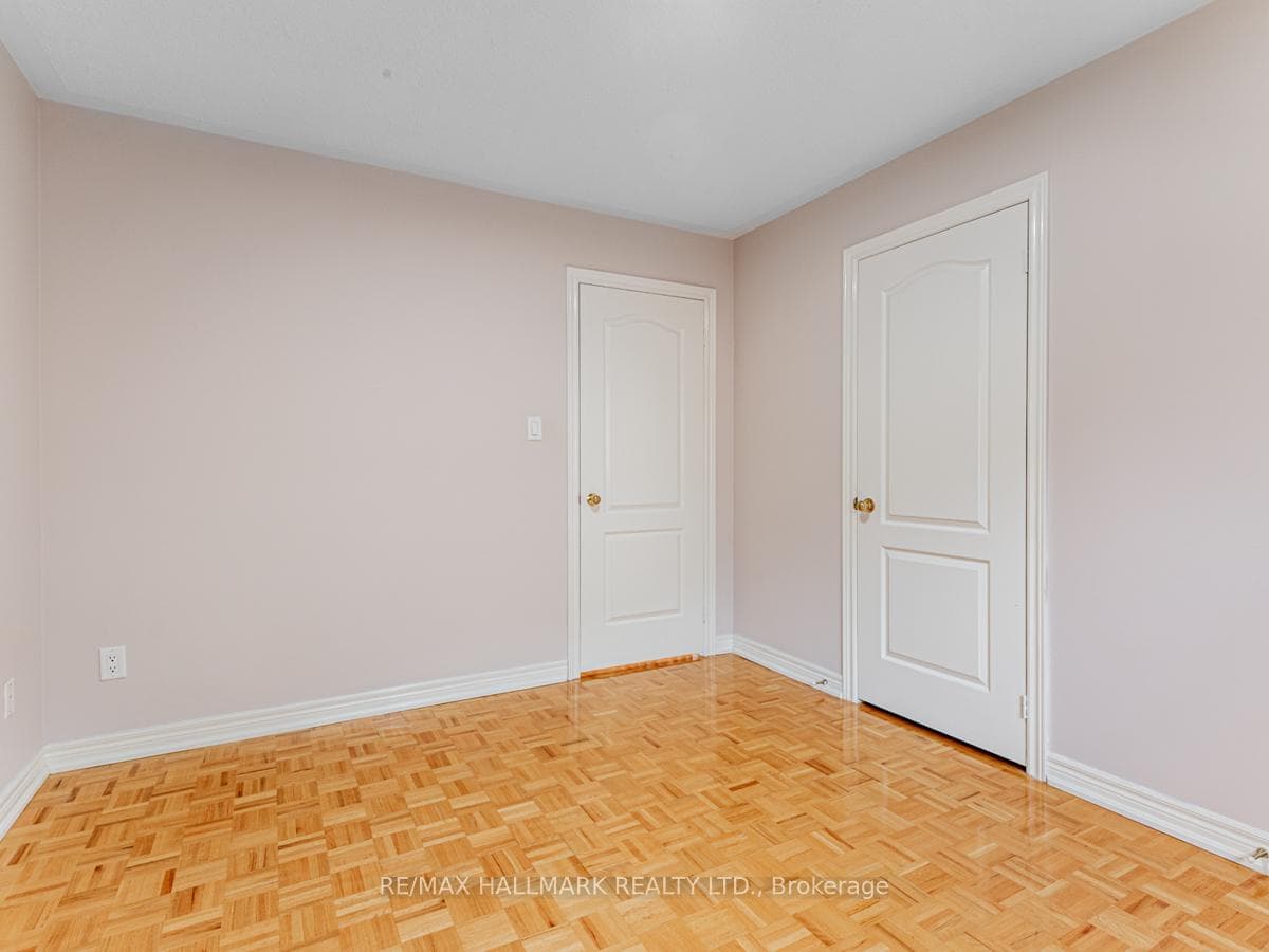 86 Lois Drive photo 32