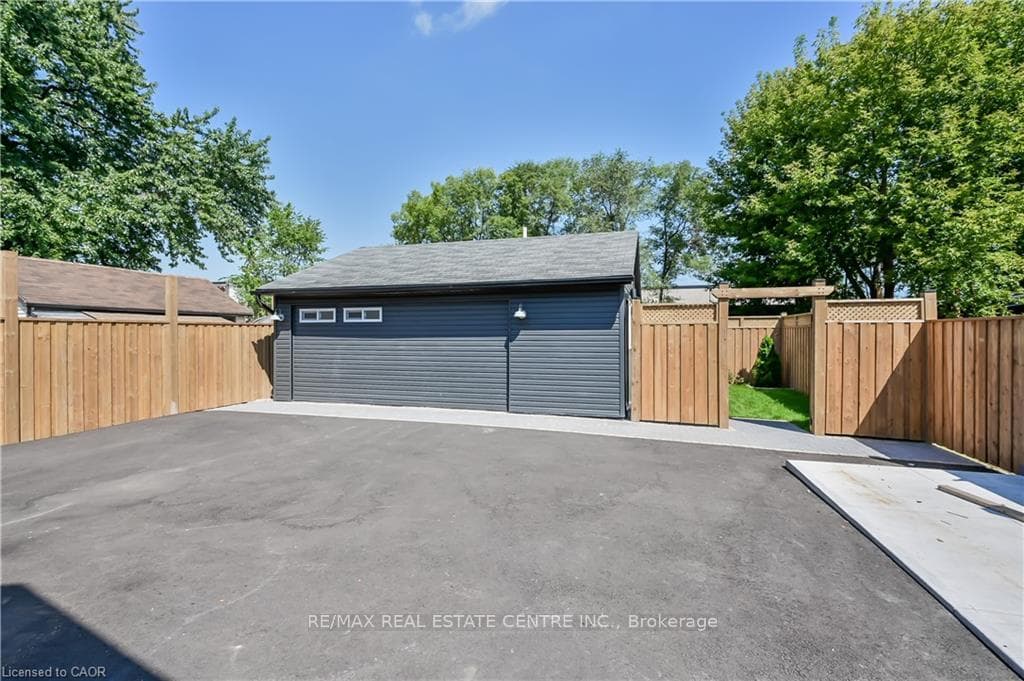 43 Mahony Avenue Unit 3 photo 3