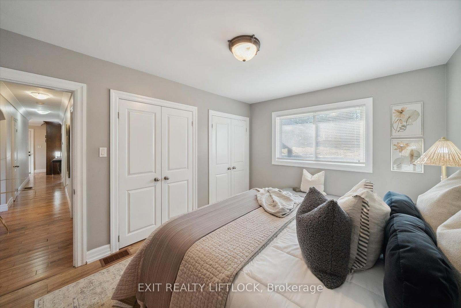 577 Spillsbury Drive photo 20
