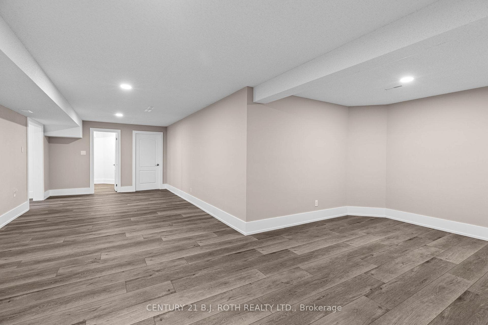 1348 Hawk Ridge Crescent photo 26