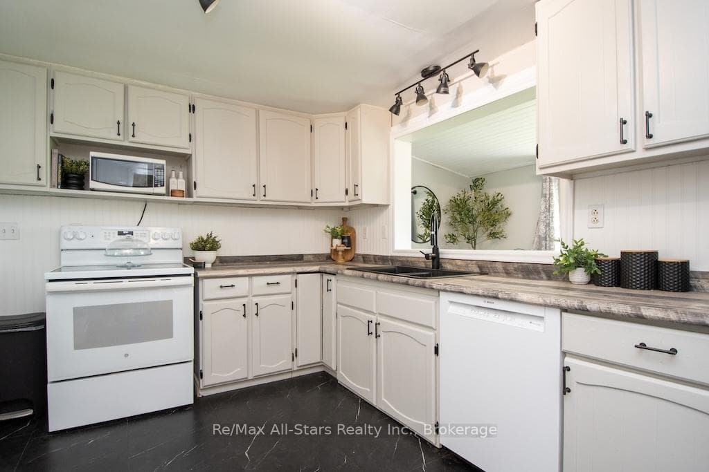 9 Riverside Drive photo 18