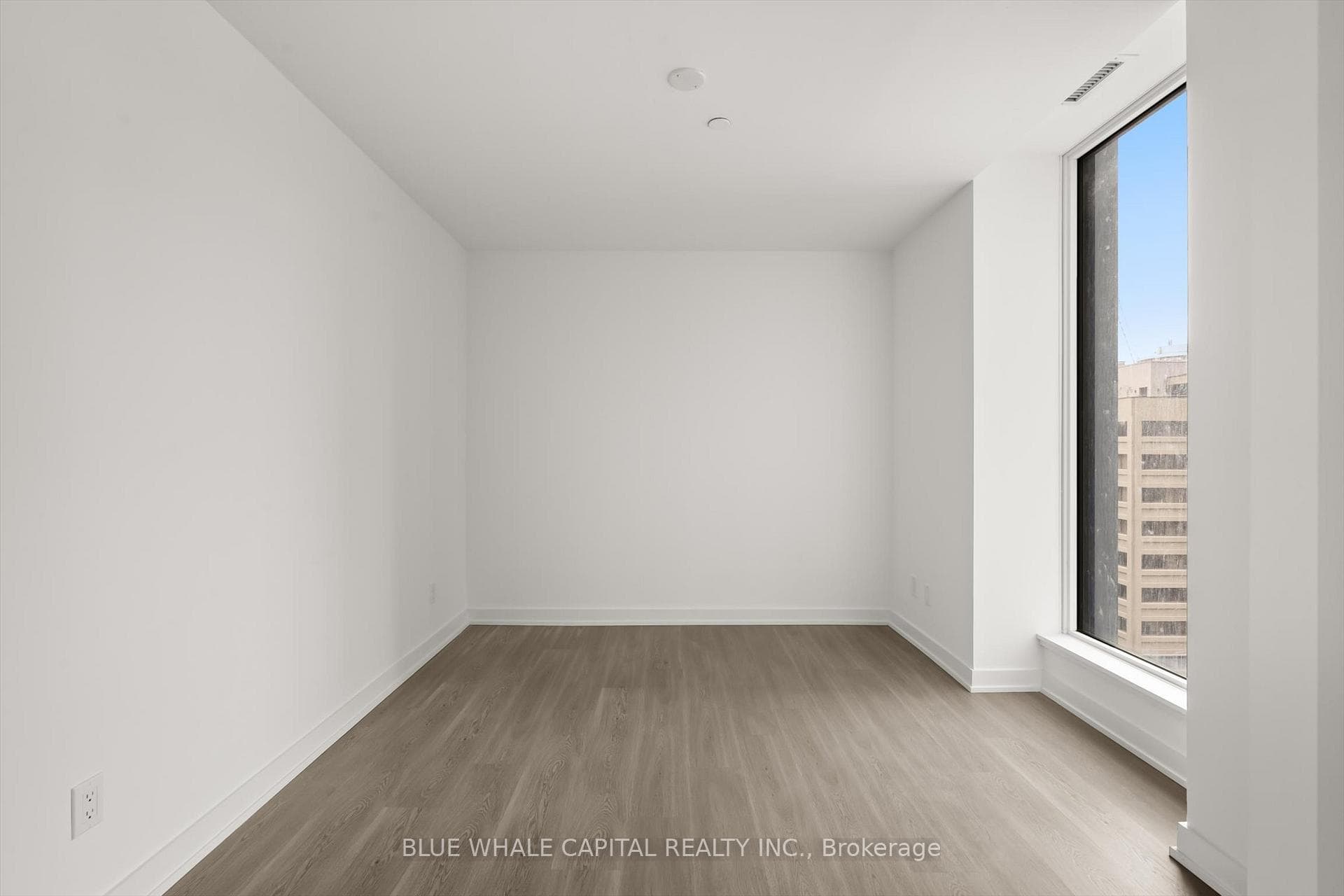 8 Wellesley Street Unit 1006 photo 11