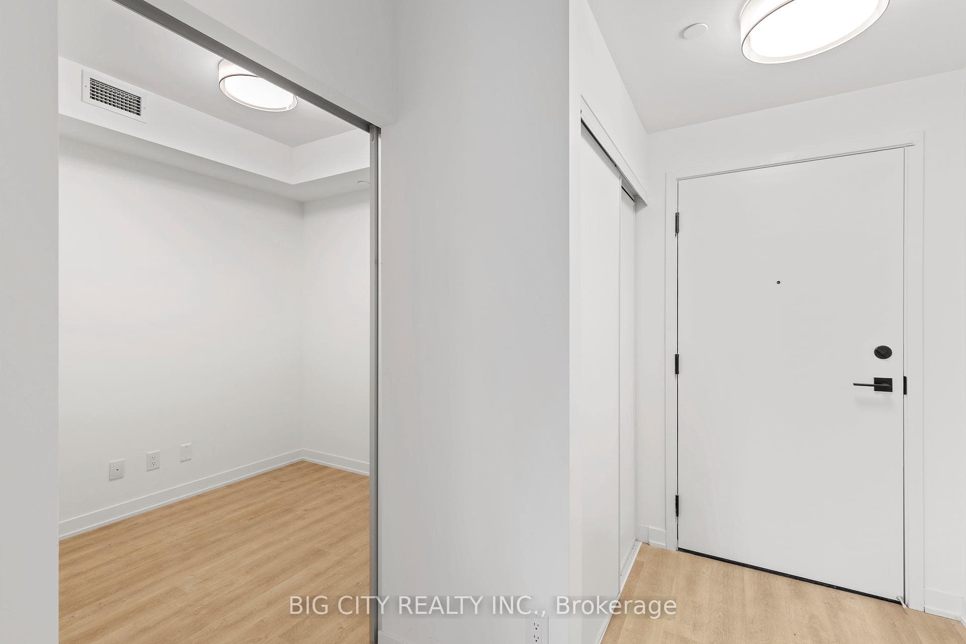 8119 Birchmount Road Unit 517 photo 4