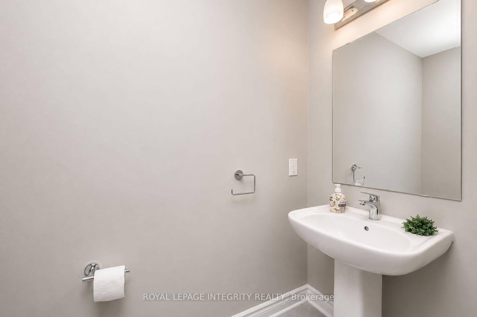 707 Samantha Eastop Avenue photo 6