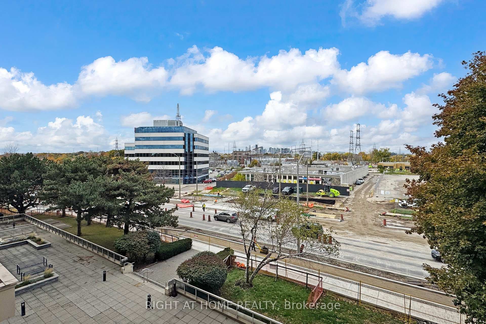 1 Leaside Park Drive Unit 308 photo 26