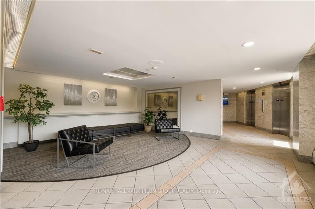 915 ELMSMERE Road Unit 510 photo 3