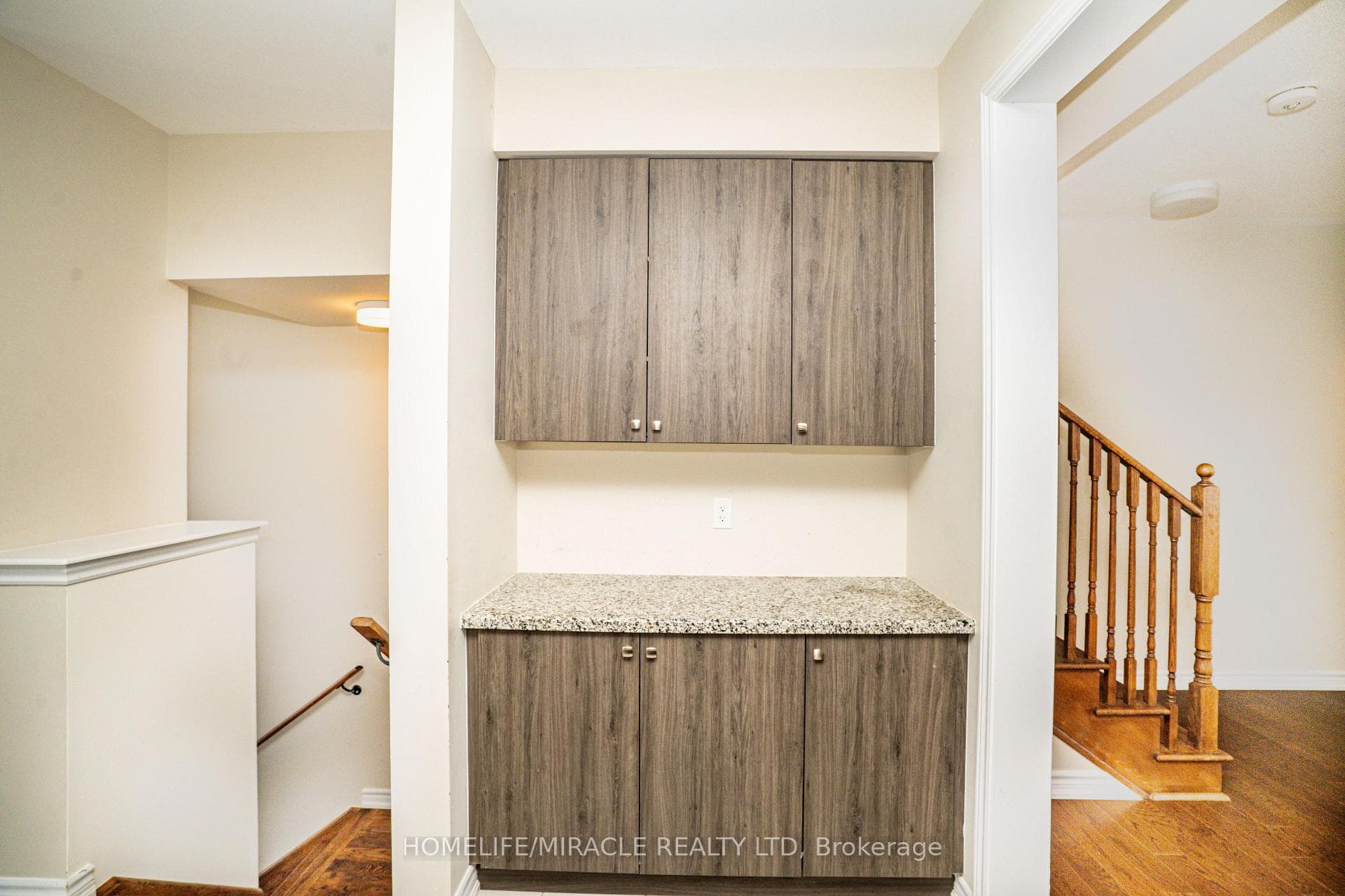 52 Douet Lane photo 10