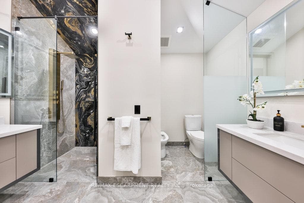 55 West 22nd Street photo 17