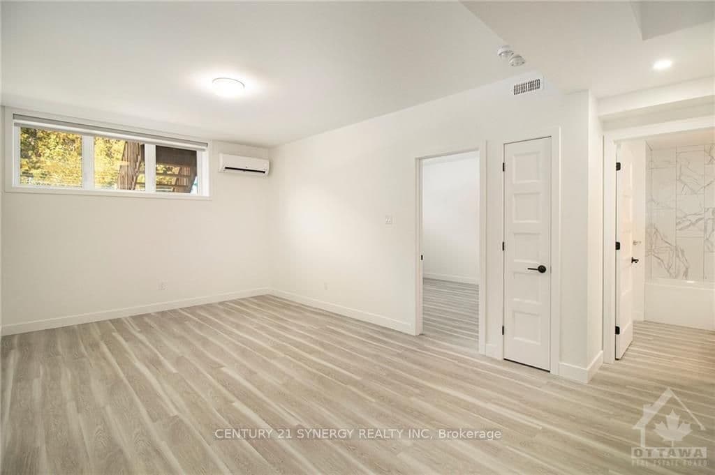 656 DOLLARD Street Unit A photo 11