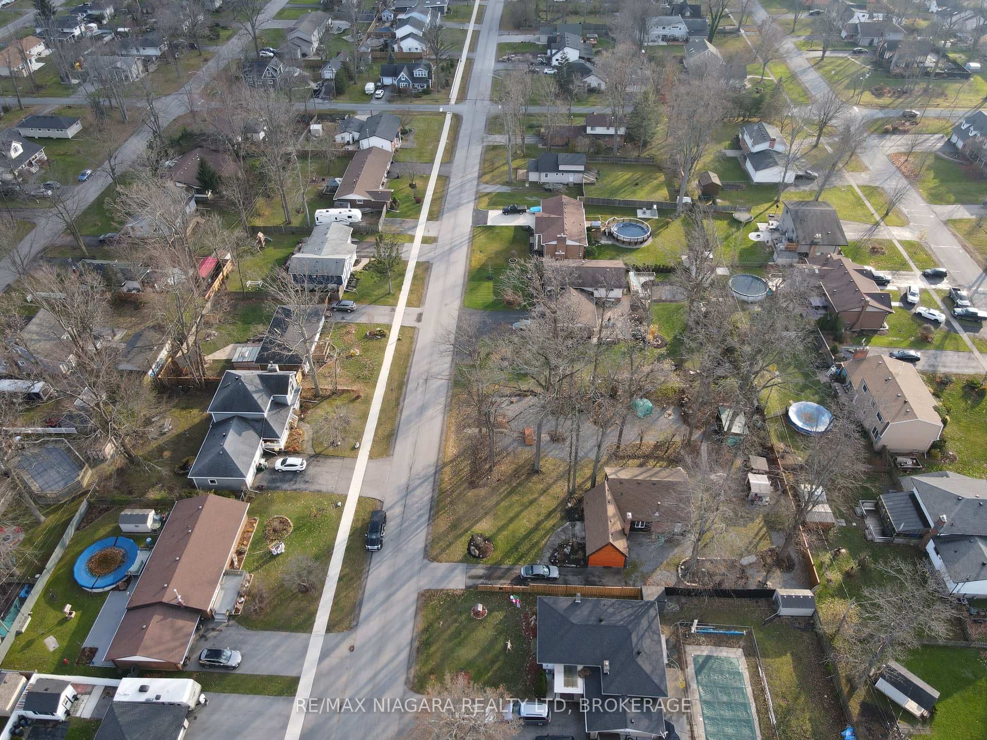 695 Lakeside Road photo 35