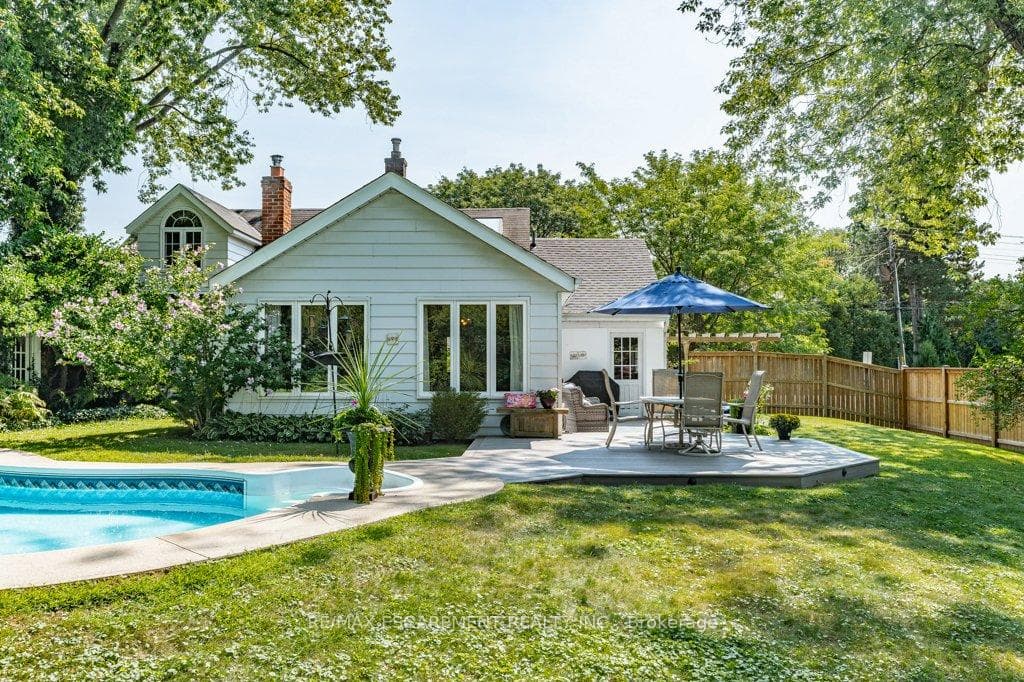 647 Greenwood Drive photo 41