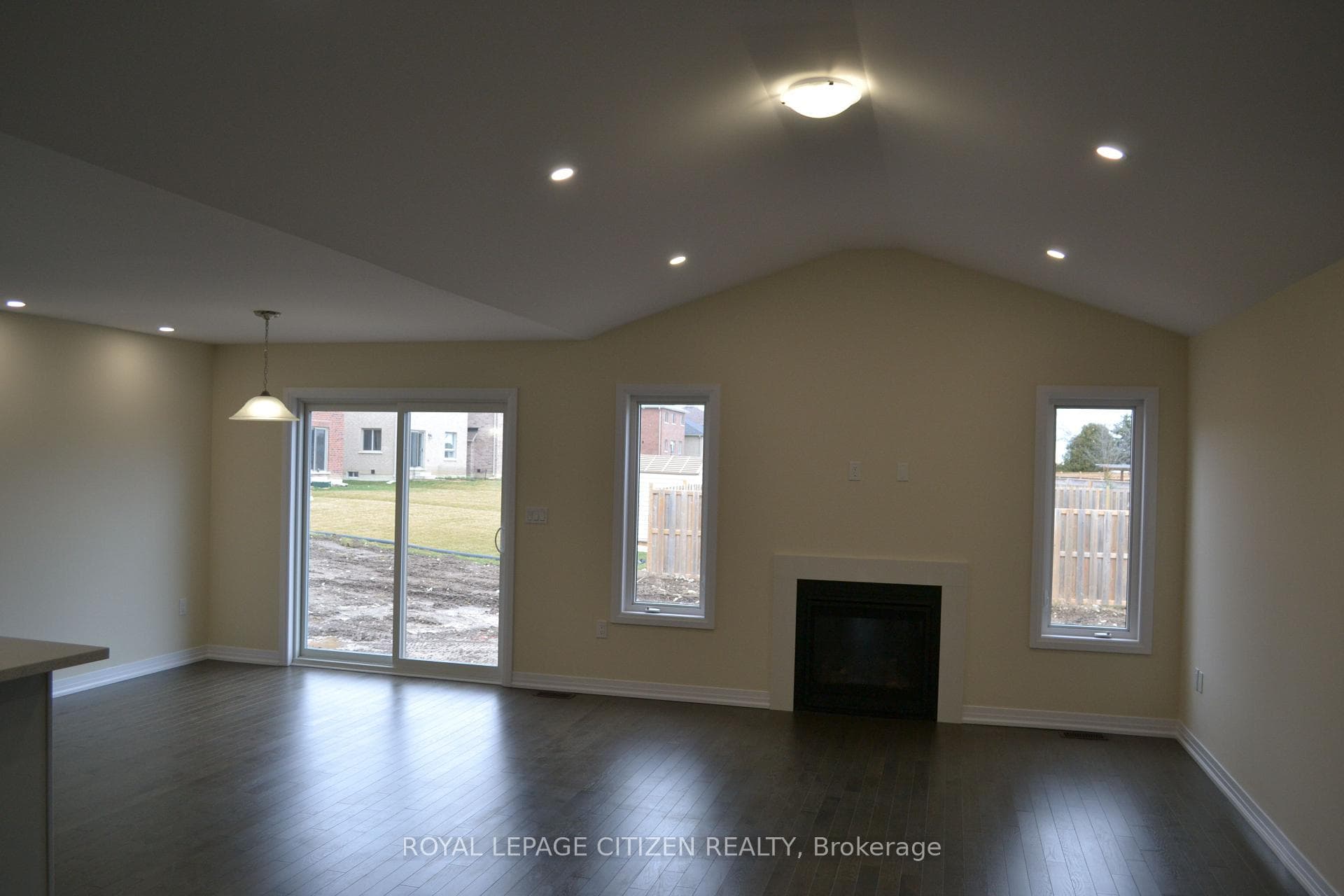 6 Lawson Avenue photo 4