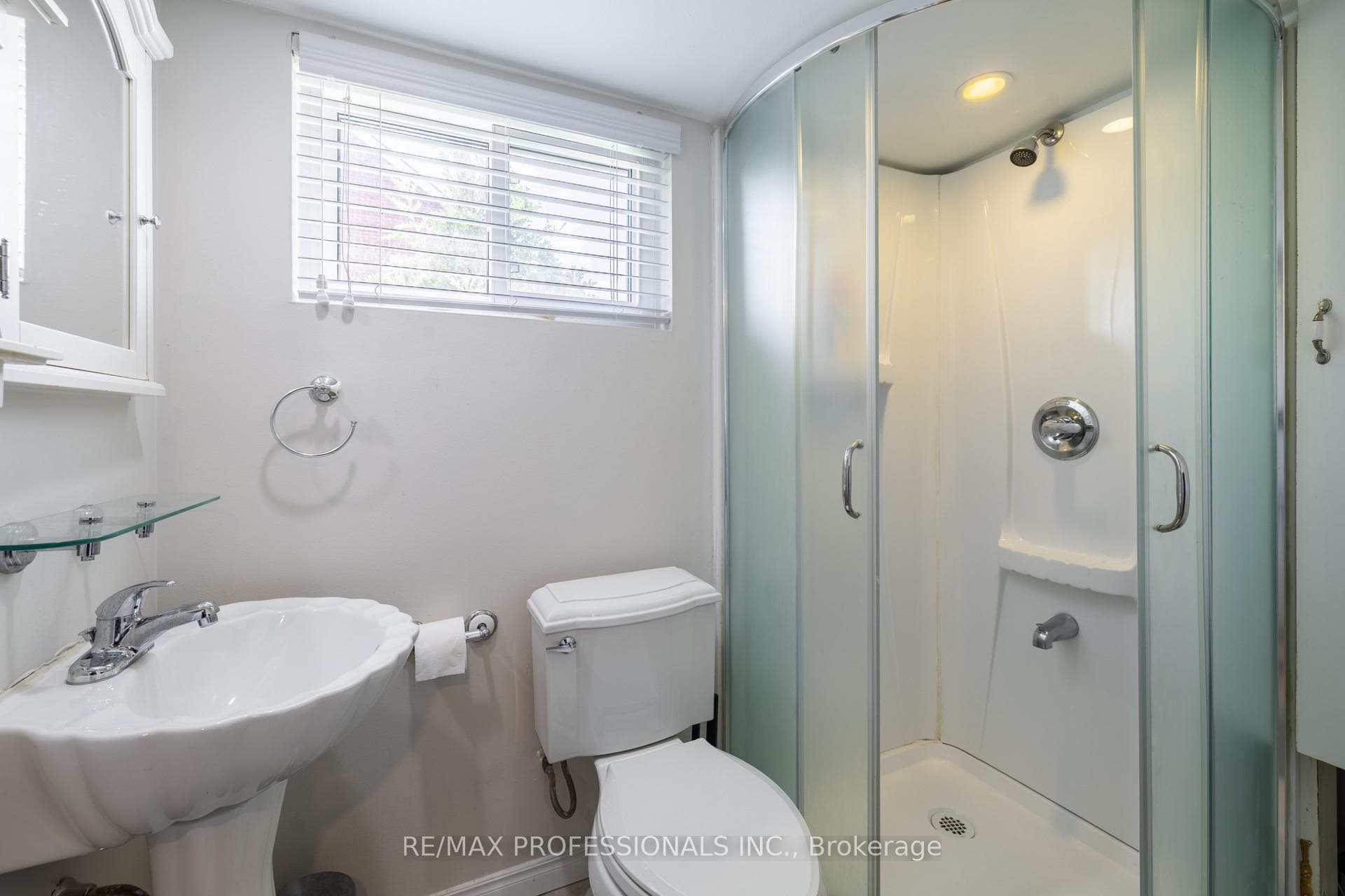 1045 Helena Street photo 25