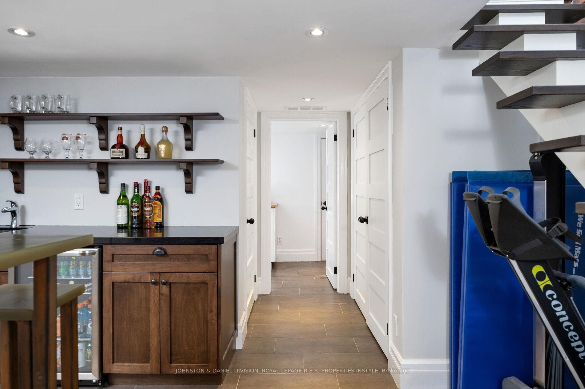 110 Galley Avenue photo 39
