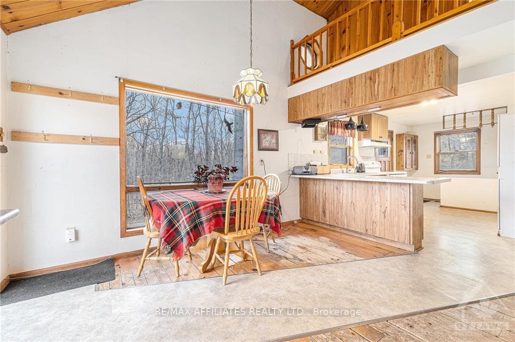 593 SUGARBUSH Way photo 10