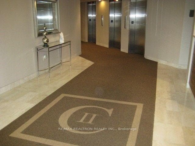 20 Dean Park Road Unit 817 photo 2