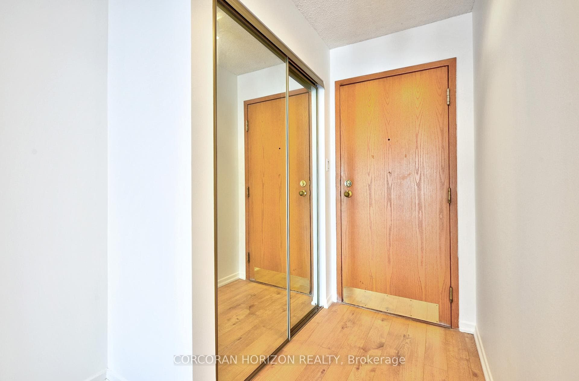 44 St Joseph Street Unit 2209 photo 4