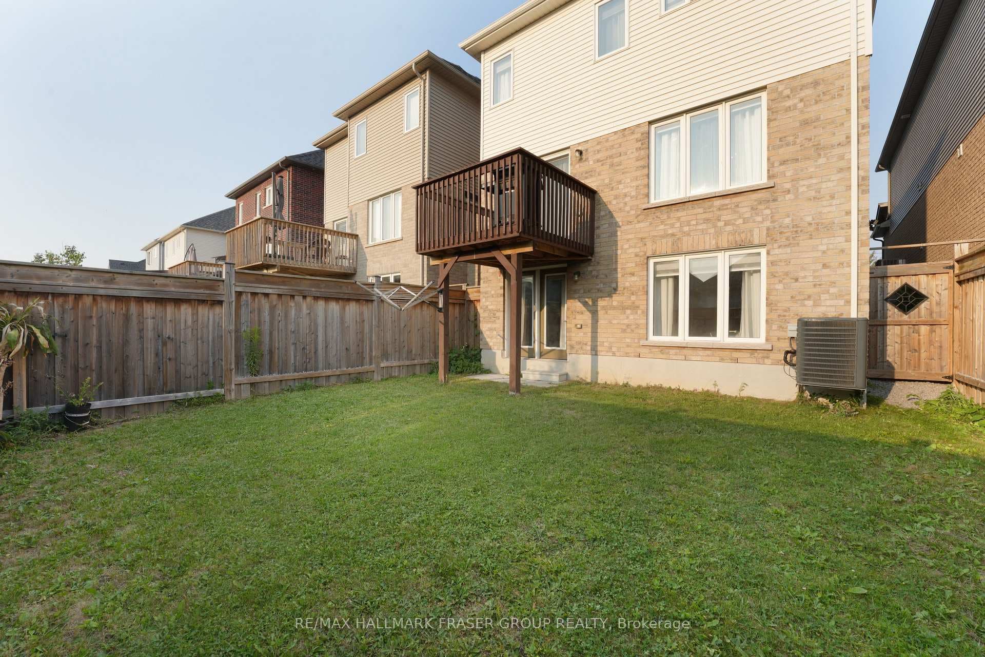 1800 Silverstone Crescent photo 35