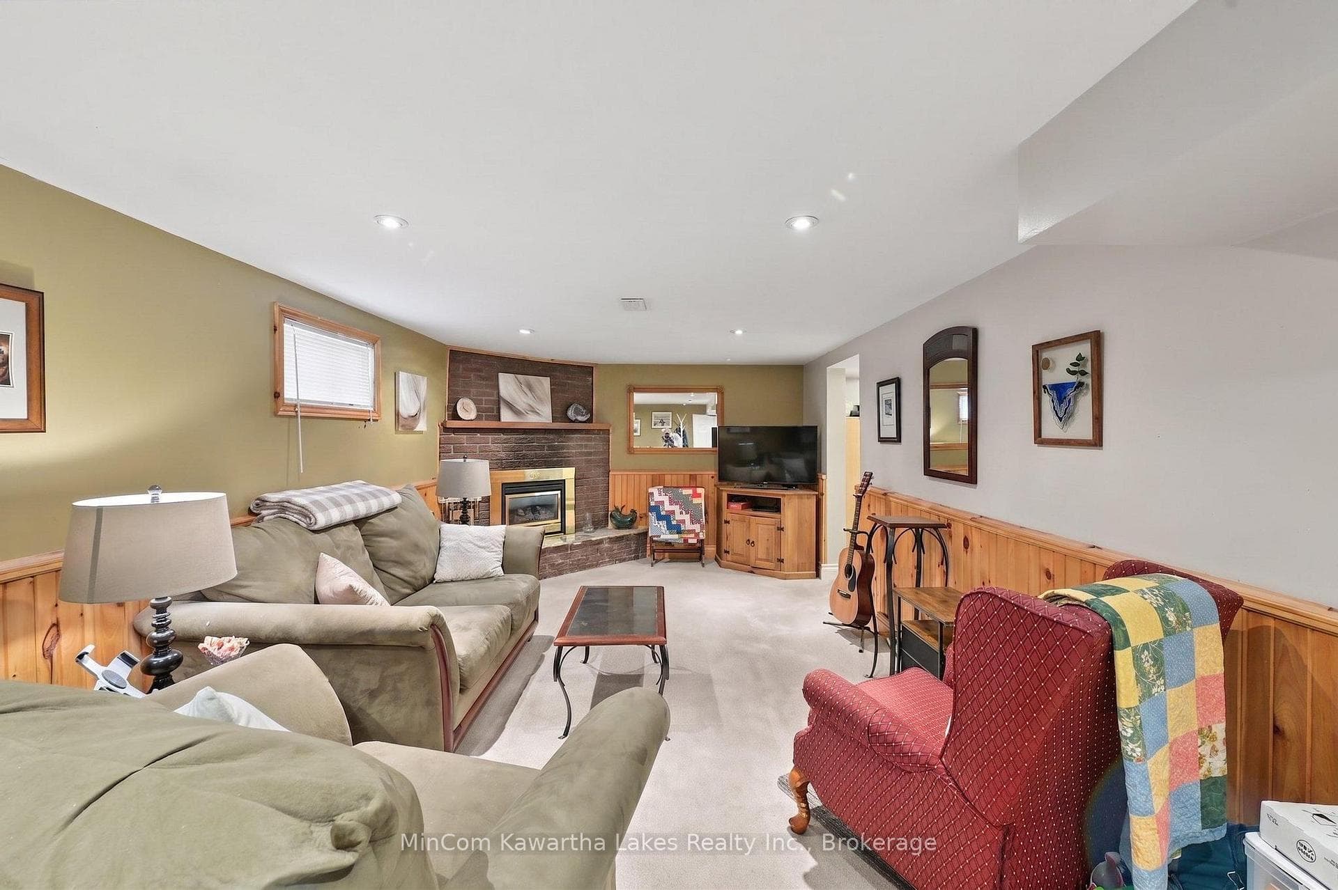 920 Elmdale Crescent photo 26