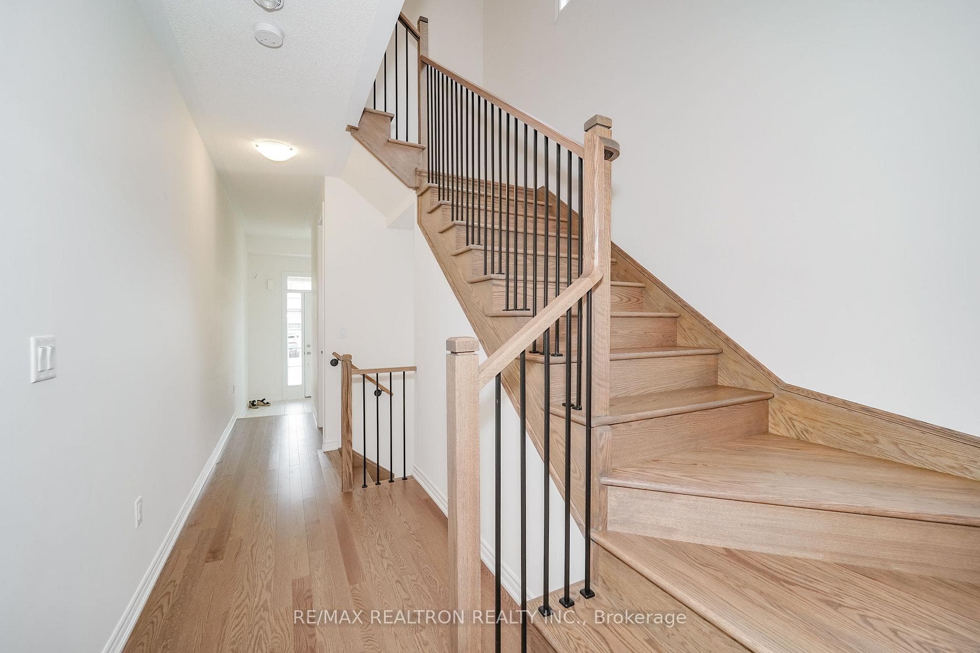 64 Velvet Drive photo 5