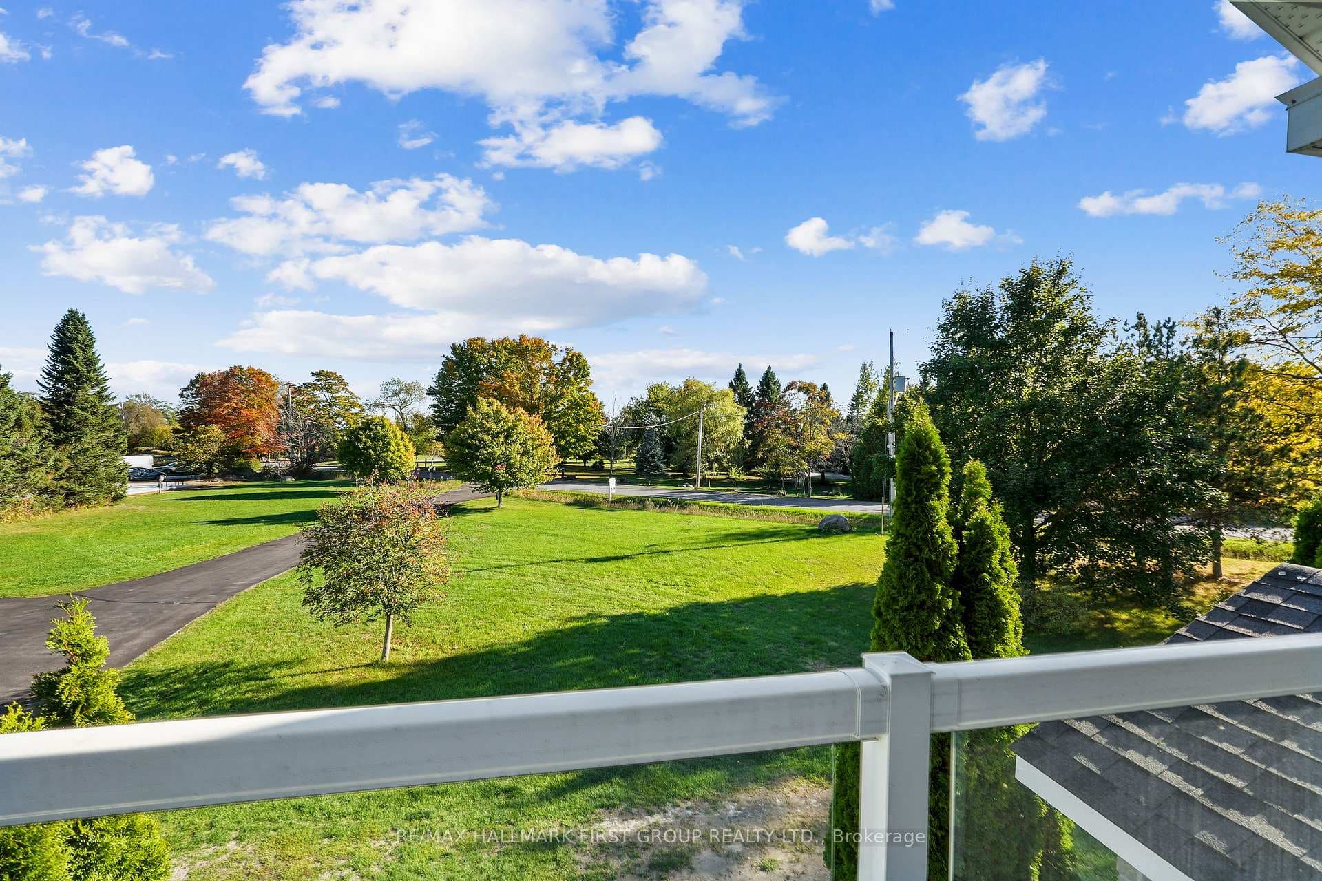 282 Lakeshore Road photo 32