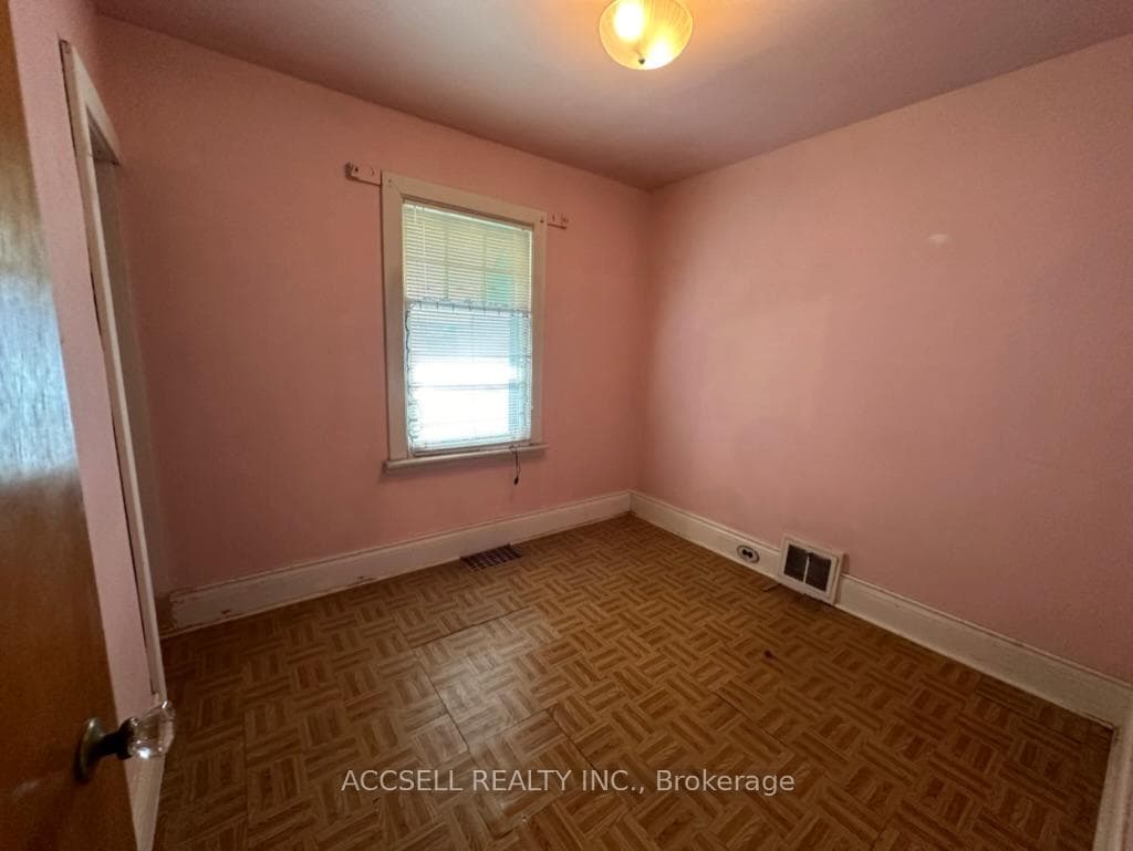 1049 Cannon Street photo 7