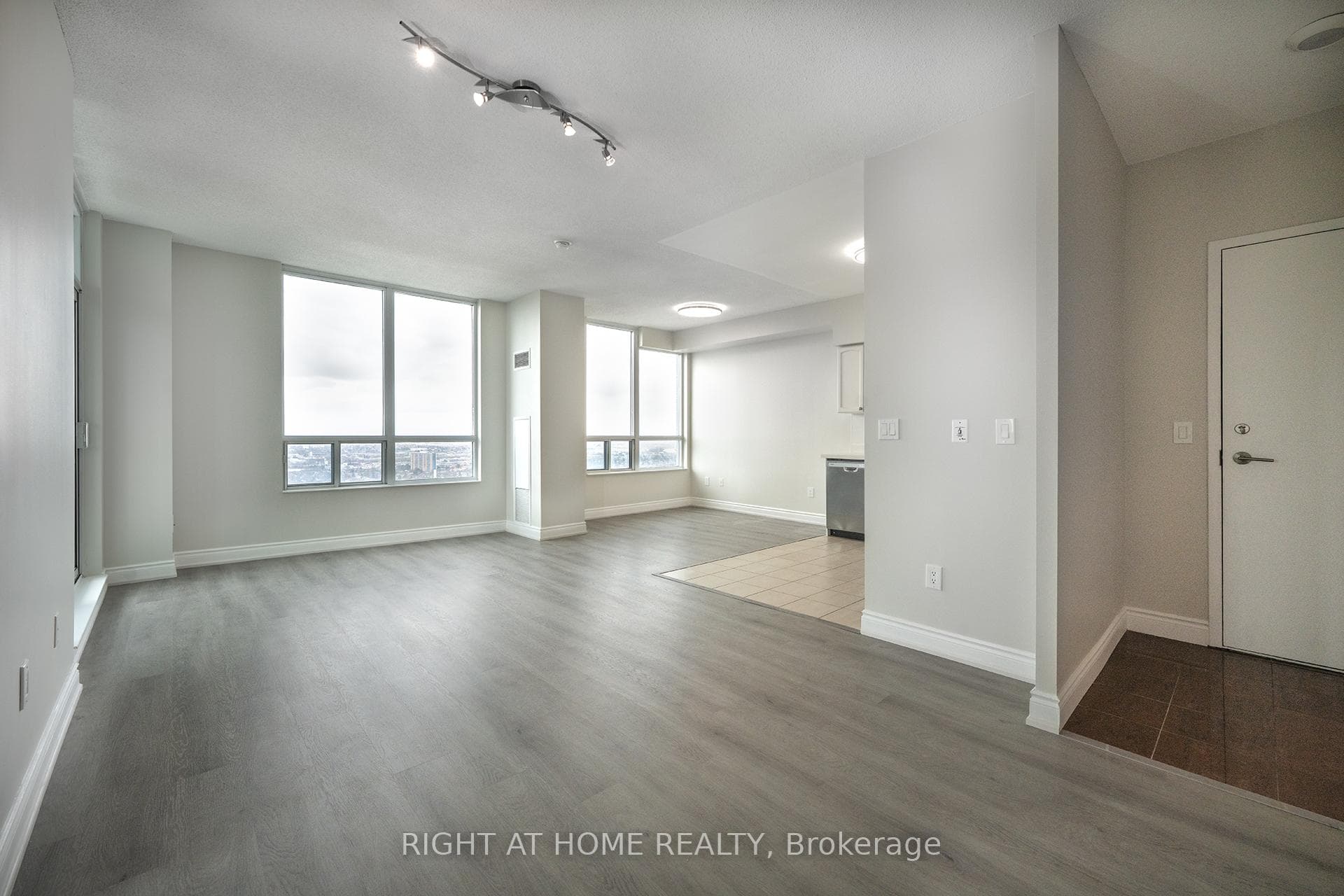50 Brian Harrison Way Unit 3706 photo 4