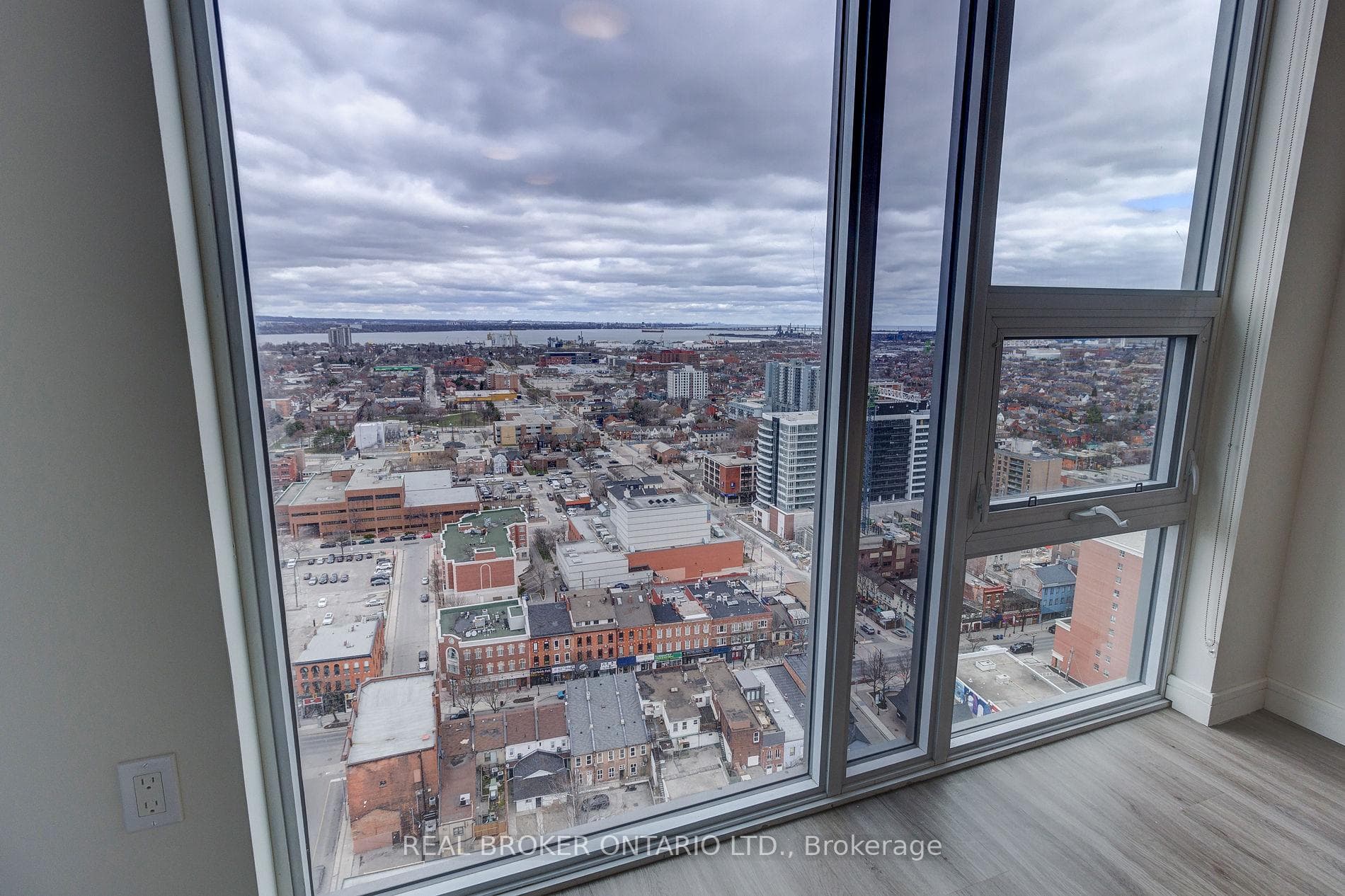 49 Walnut Street Unit 1709 photo 16