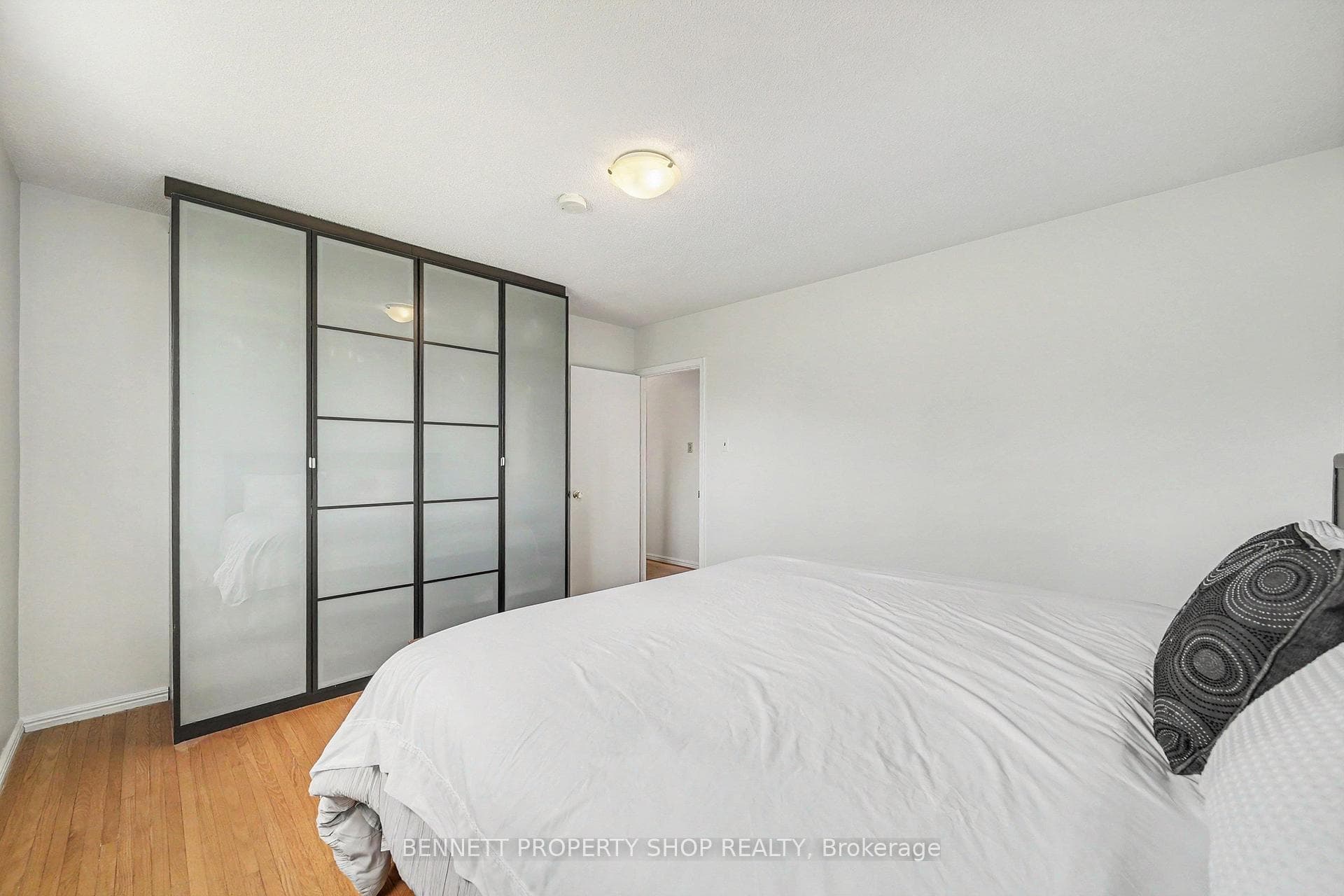 30 Corkstown Road photo 15