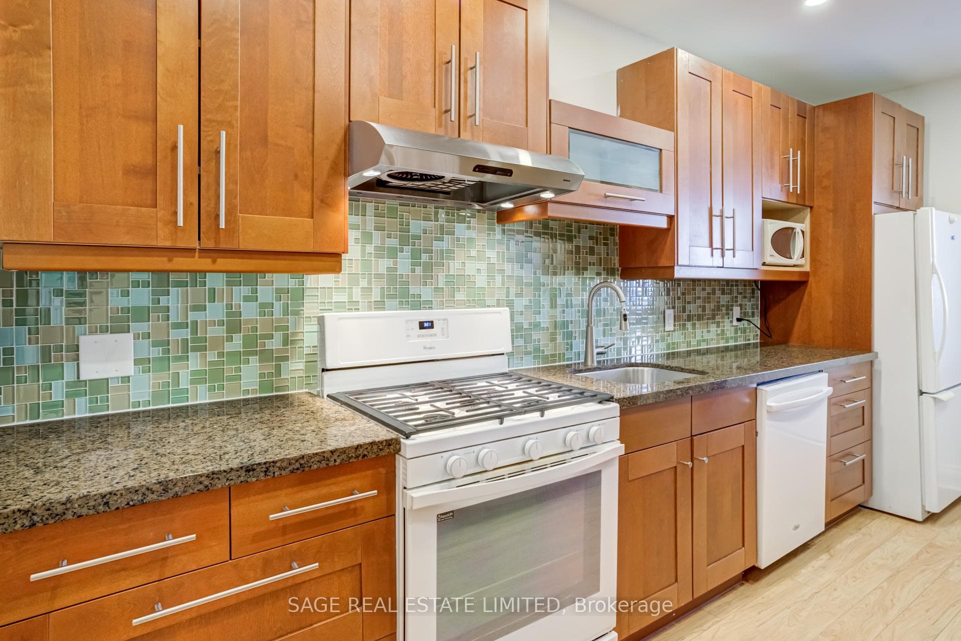 730 Adelaide Street Unit B photo 11