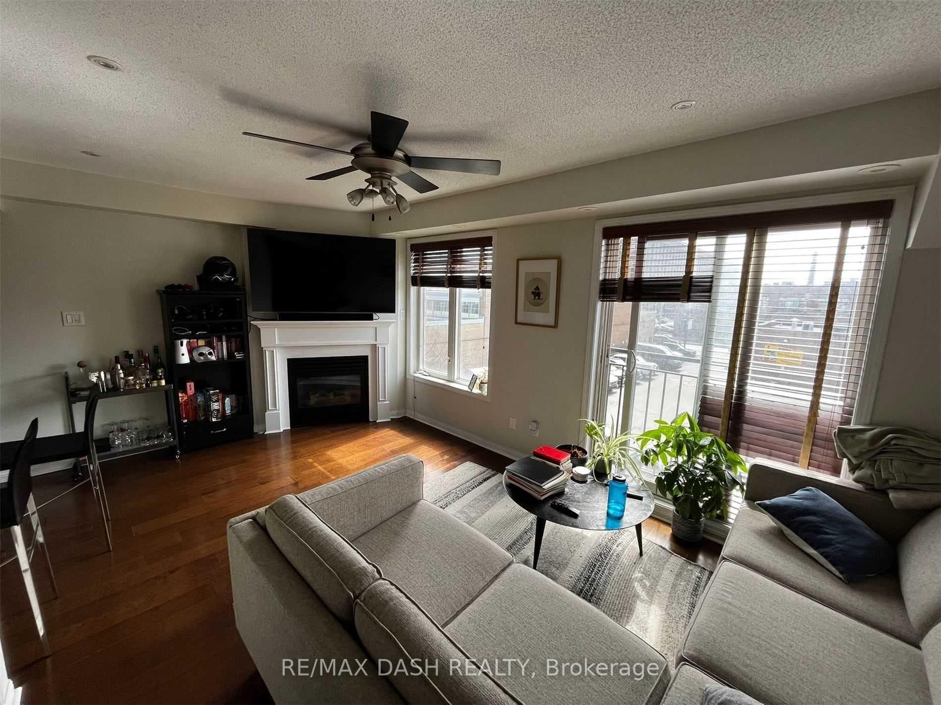 10 Laidlaw Street Unit 722 photo 3