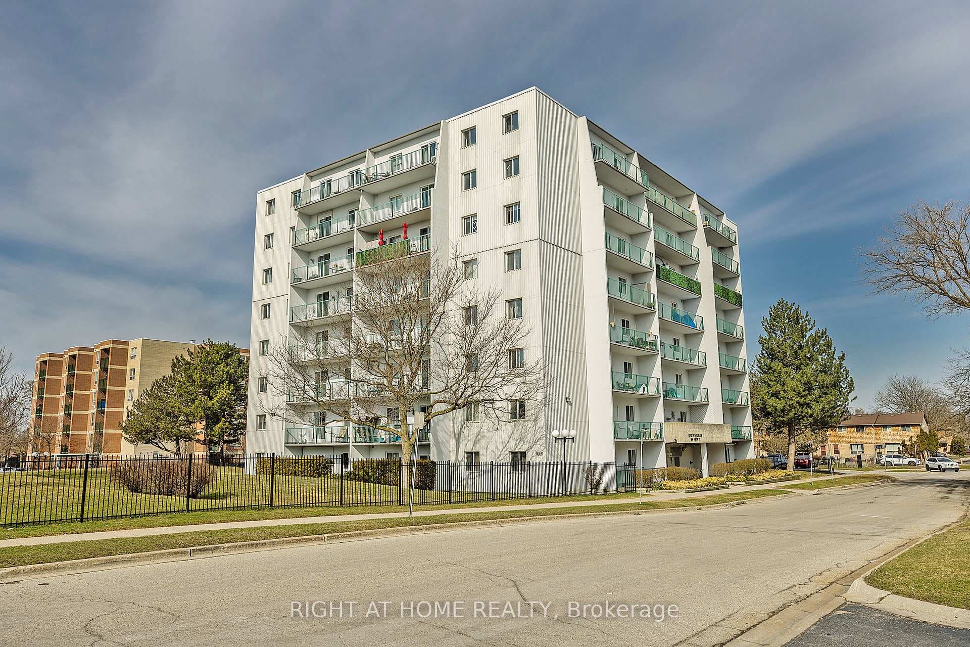 986 Huron Street Unit 701 photo 2
