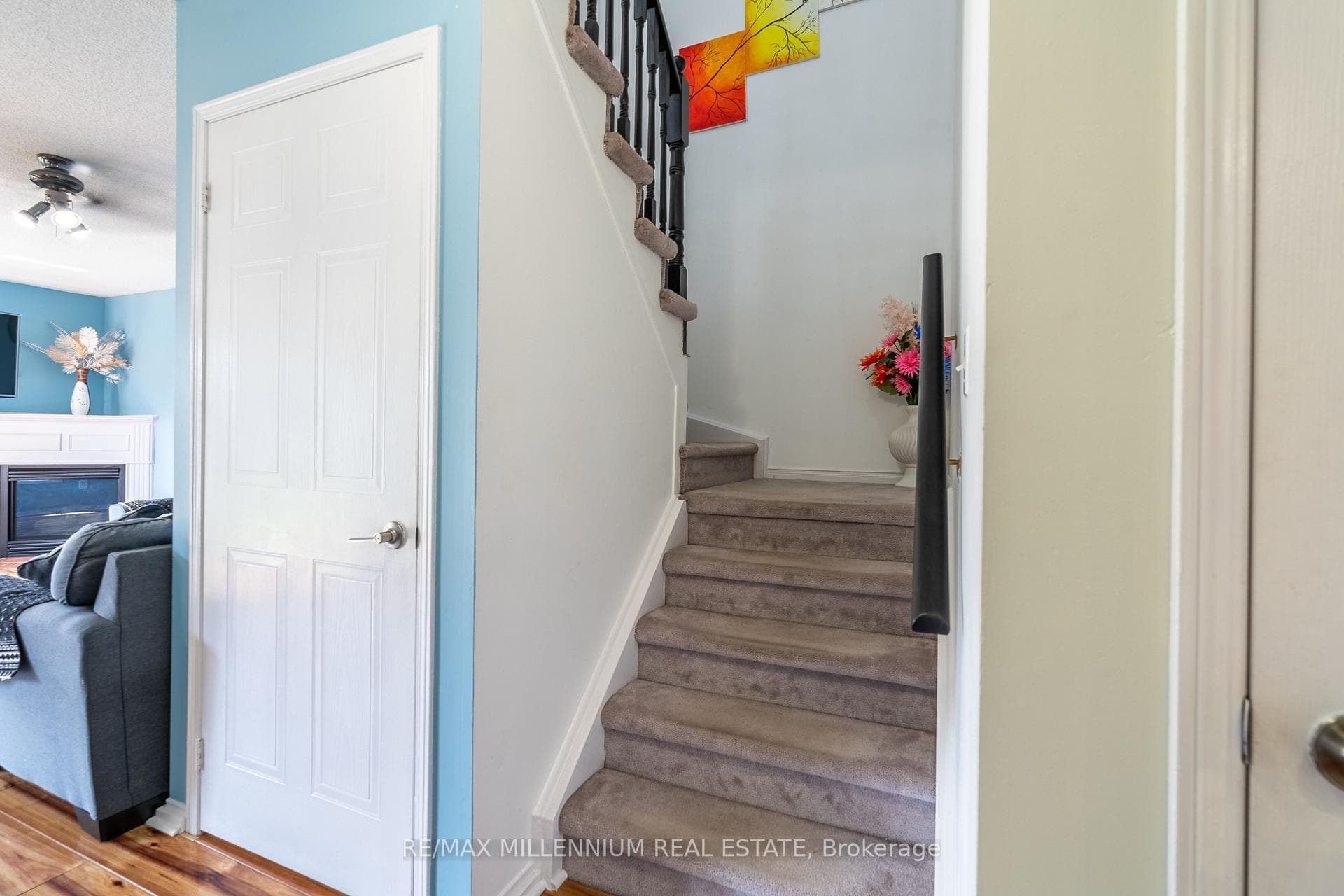 2 Rundle Crescent photo 14