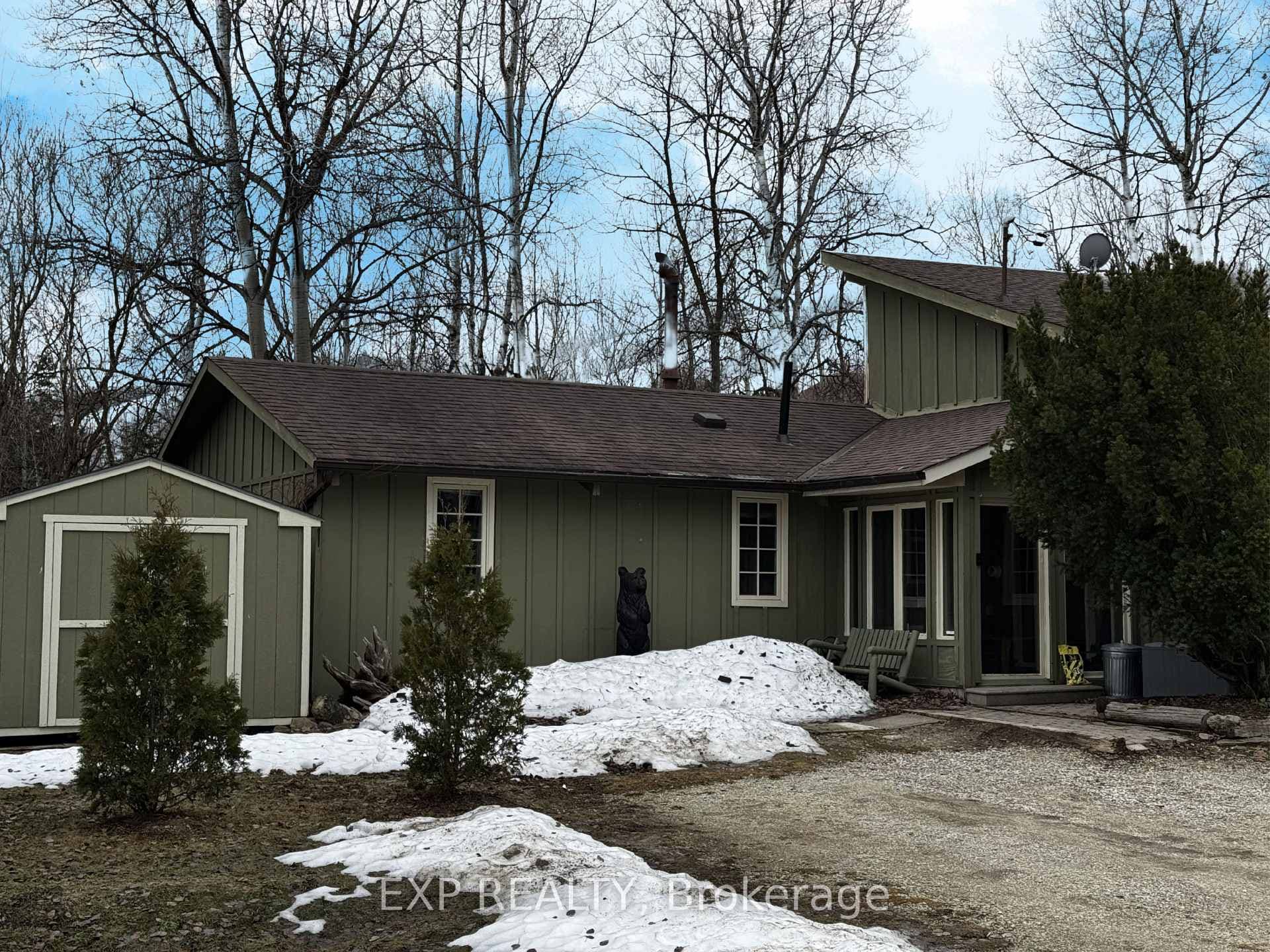 128 Drakes Path photo 1