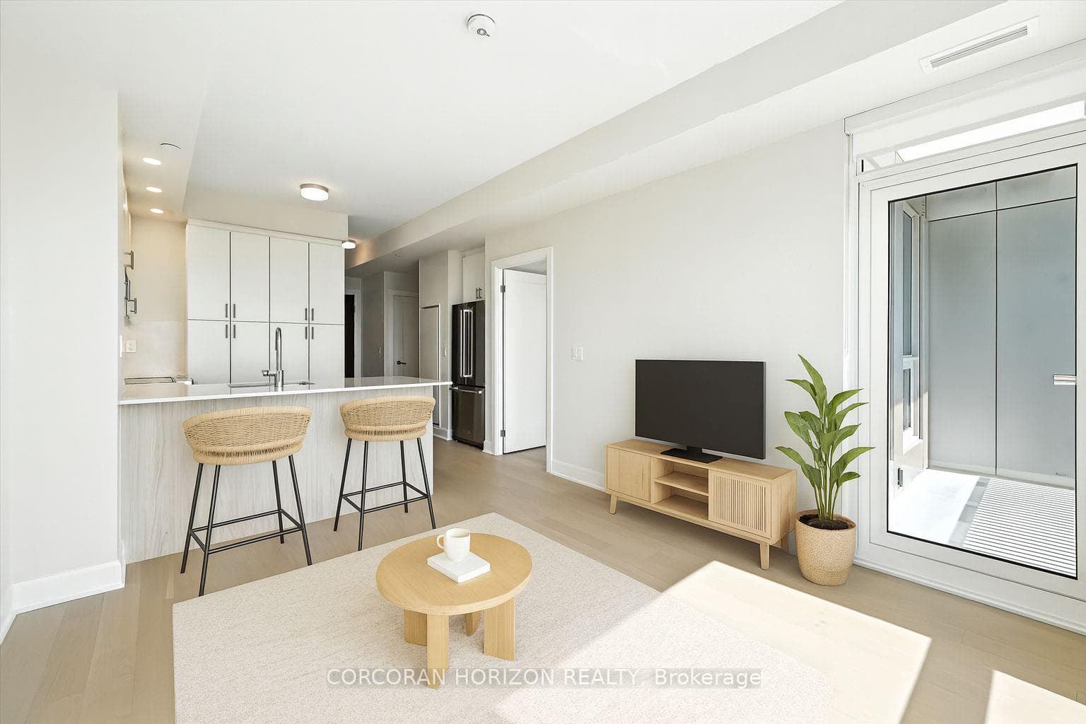 3240 William Coltson Avenue Unit 810 photo 4