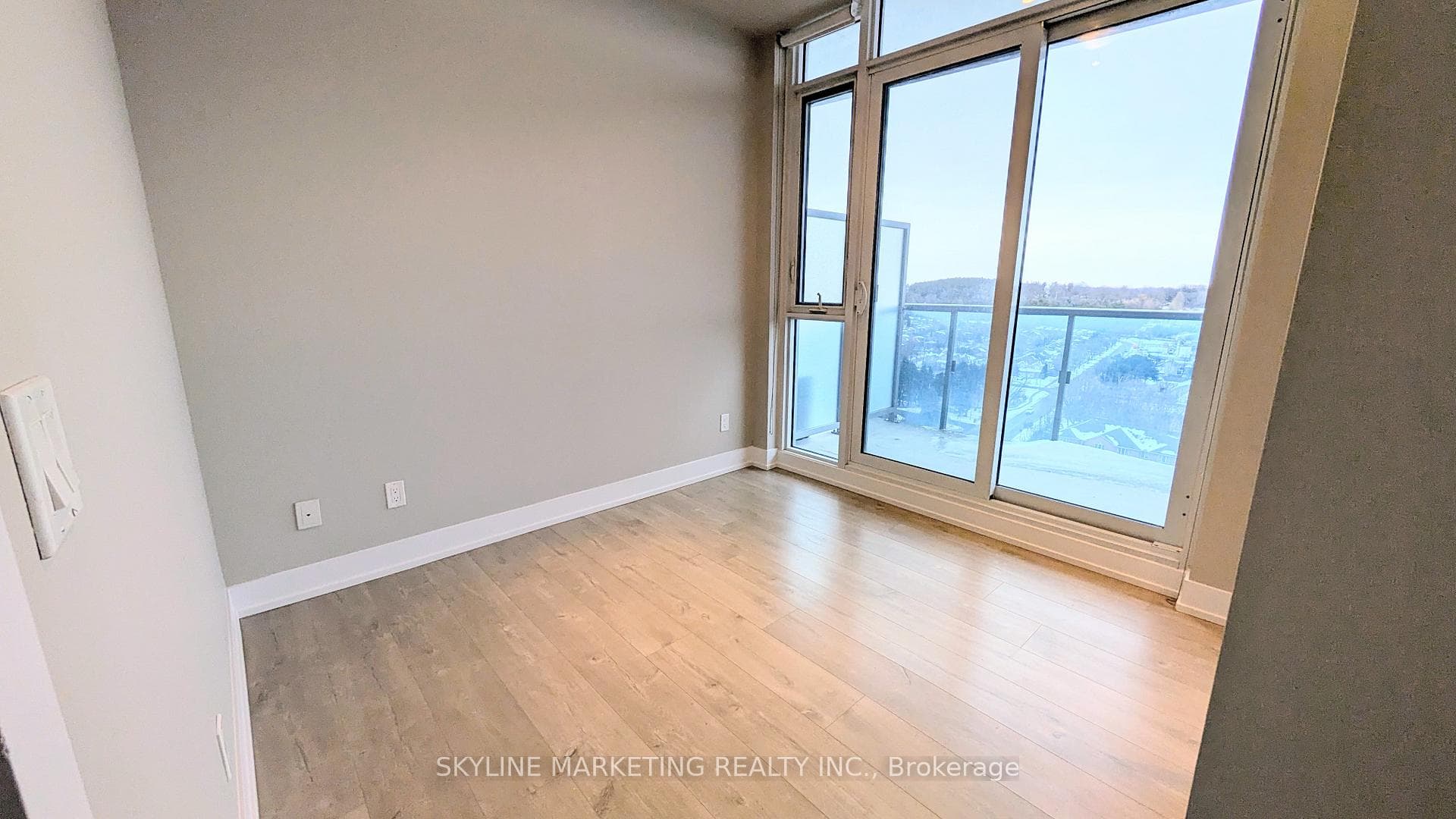 9471 Yonge Street Unit LPH02 photo 7