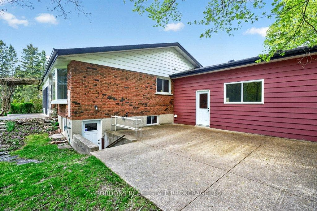 1380 Sunnyside Road photo 7