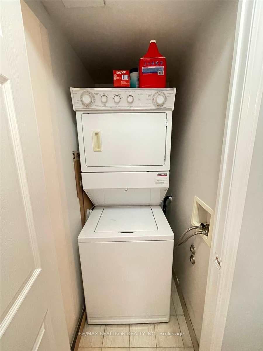 8 Mondeo Drive Unit 904 photo 12
