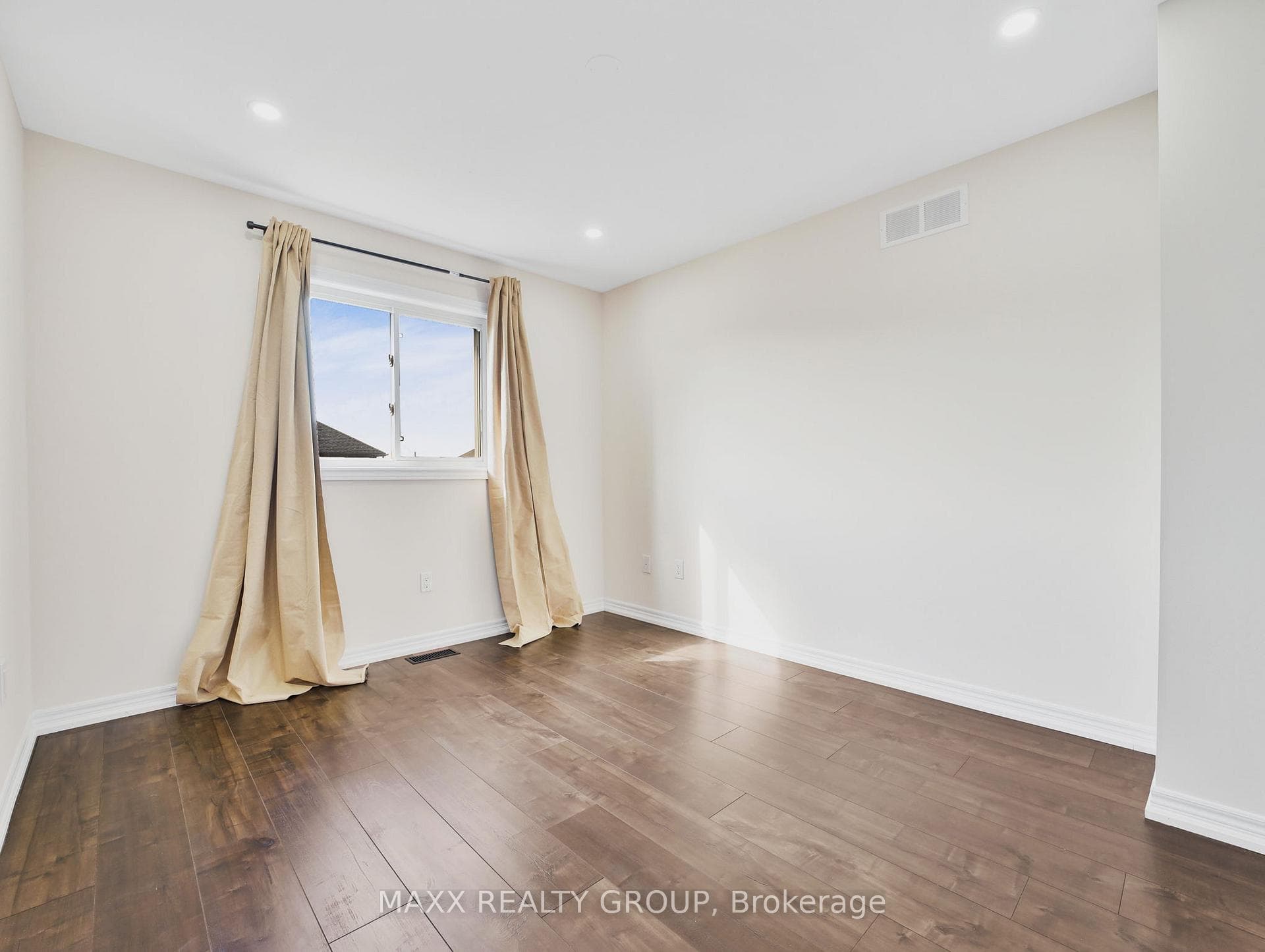 9354 Shoveller Drive photo 30