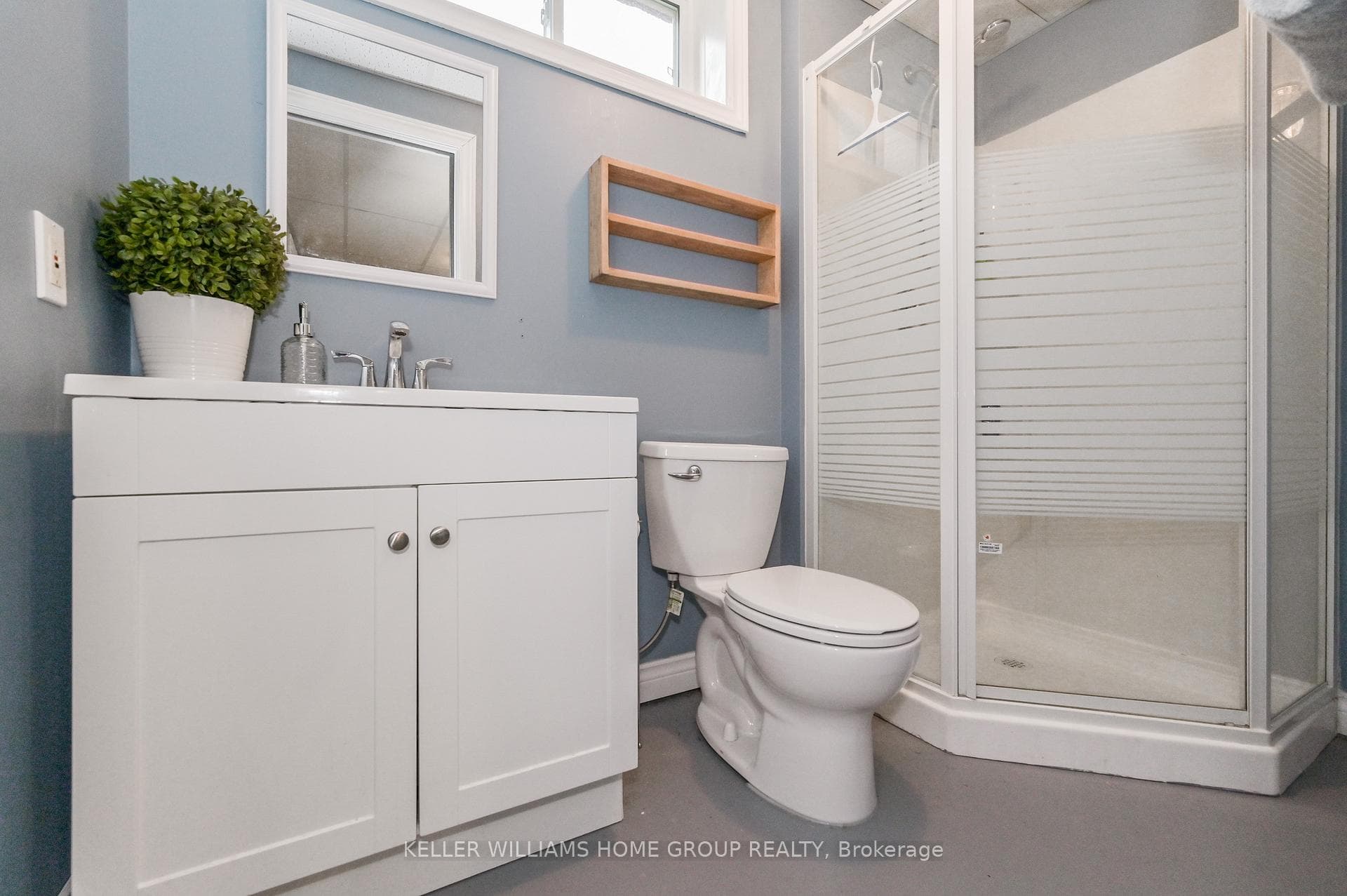 75 Thomas Boulevard photo 22