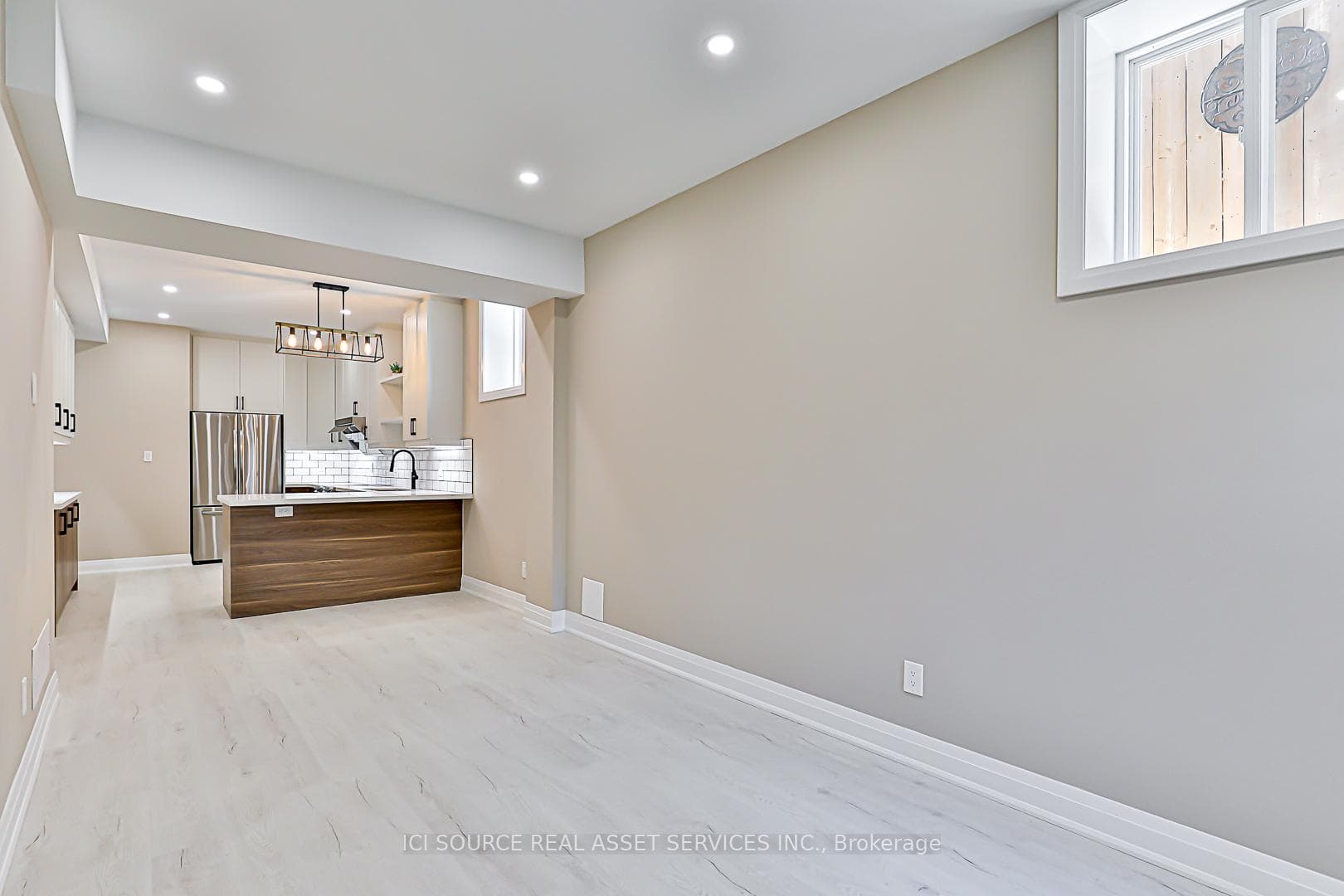 747 Langford Boulevard Unit B photo 6