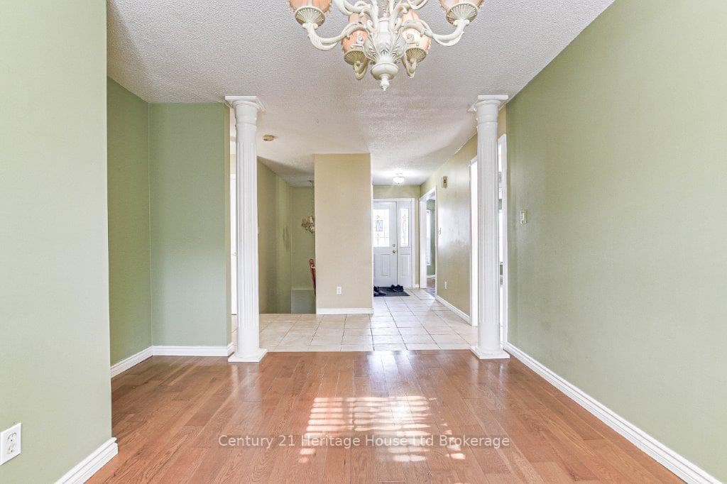 84 Anderson Street photo 9