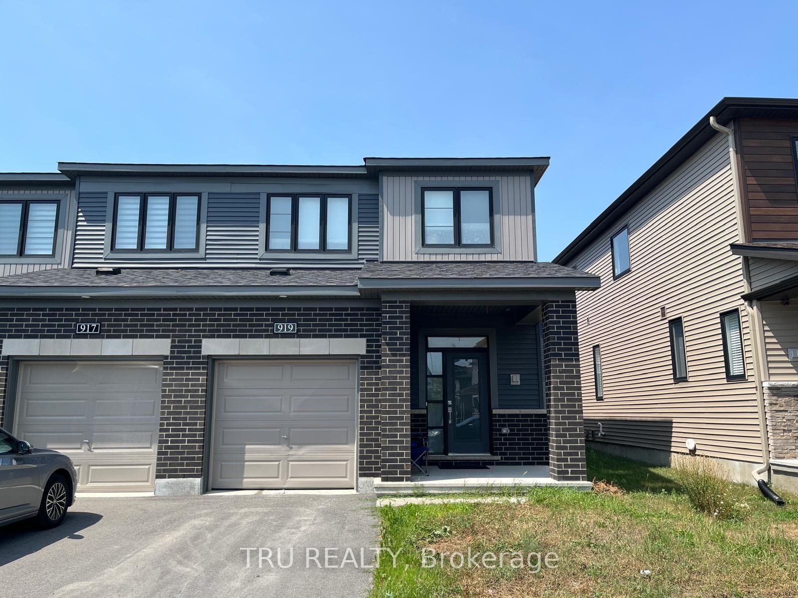 919 Athenry Court photo 1